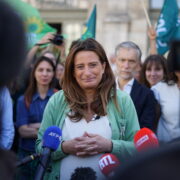 Marine Tondelier à la gare Lille Flandres © Gabin Costes / Pépère News